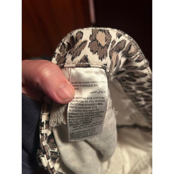 Chicos so slimming girlfriend slim leg ankle jeans cheetah print size 6 regular - Picture 2 of 4